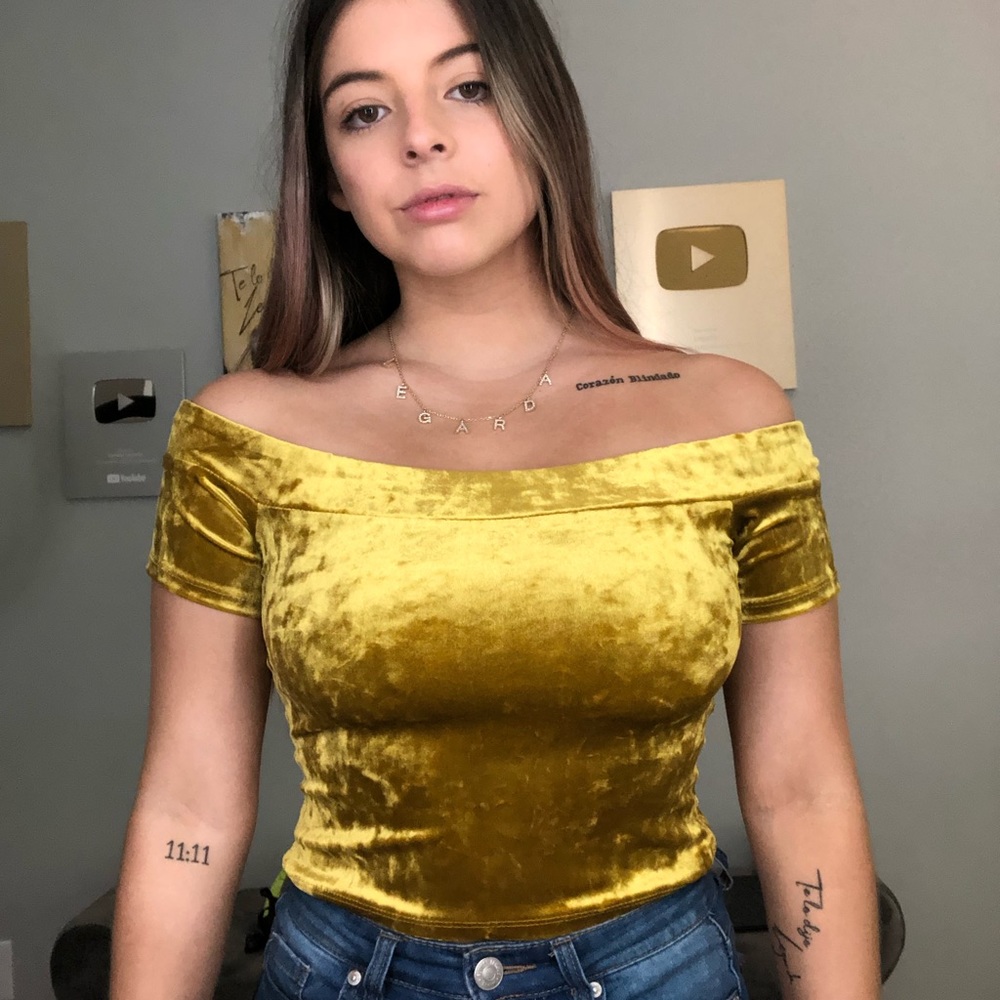 Forever 21 off shoulder top